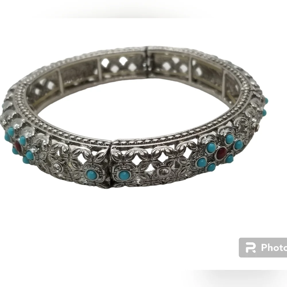 R J GRAZIANO VINTAGE SILVERTONED WITH FAUX TURQUOISE AND CORAL STRETCH BRACELET